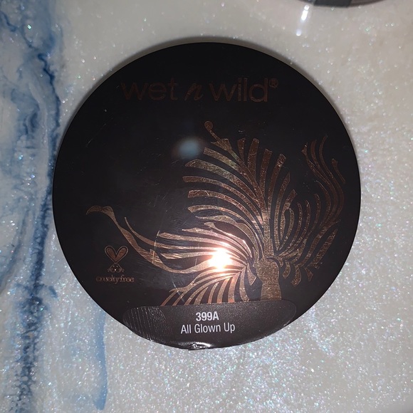 Wet n Wild Gold Highlight Bundle - Picture 2 of 10